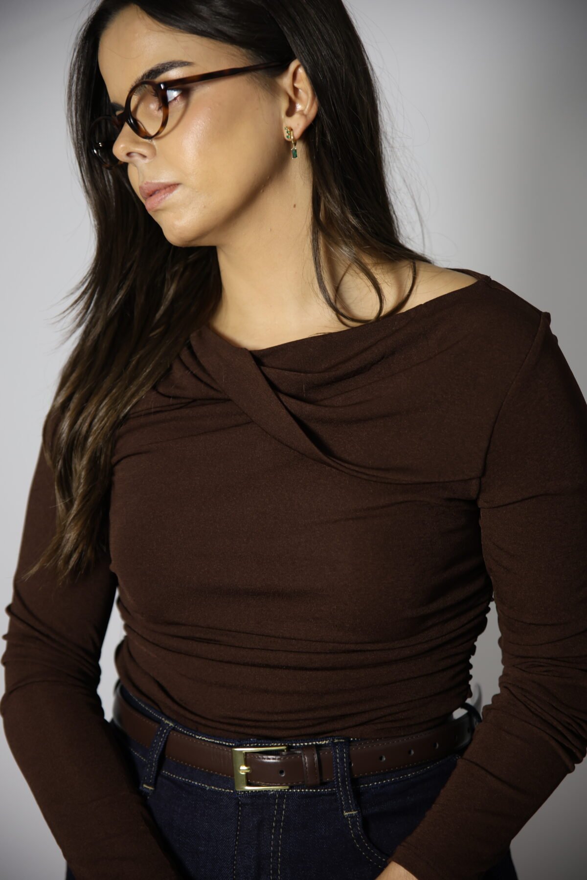 CAMISOLA MALHA COM DETALHE CASTANHO